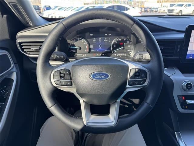 2024 Ford Explorer XLT 4x2