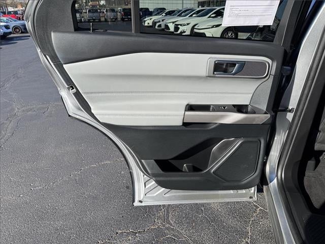 2024 Ford Explorer XLT 4x2