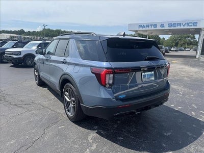 2025 Ford Explorer ST-Line 4x2