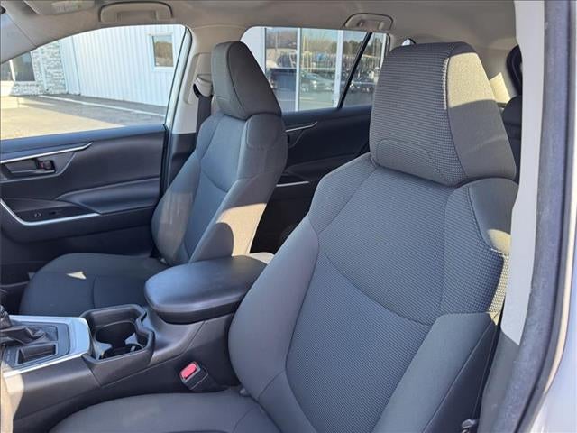 2021 Toyota RAV4 LE Front-wheel Drive