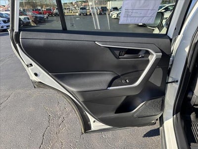 2021 Toyota RAV4 LE Front-wheel Drive