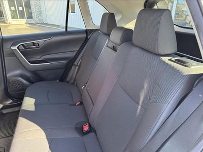 2021 Toyota RAV4 LE Front-wheel Drive