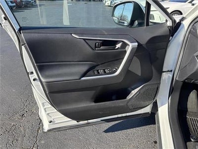 2021 Toyota RAV4 LE Front-wheel Drive