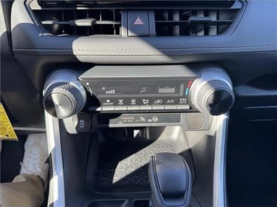 2021 Toyota RAV4 LE Front-wheel Drive