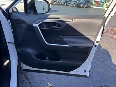 2021 Toyota RAV4 LE Front-wheel Drive