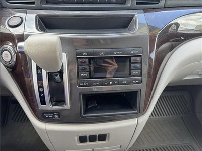 2017 Nissan Quest Base