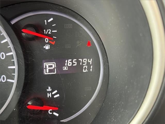 2017 Nissan Quest Base