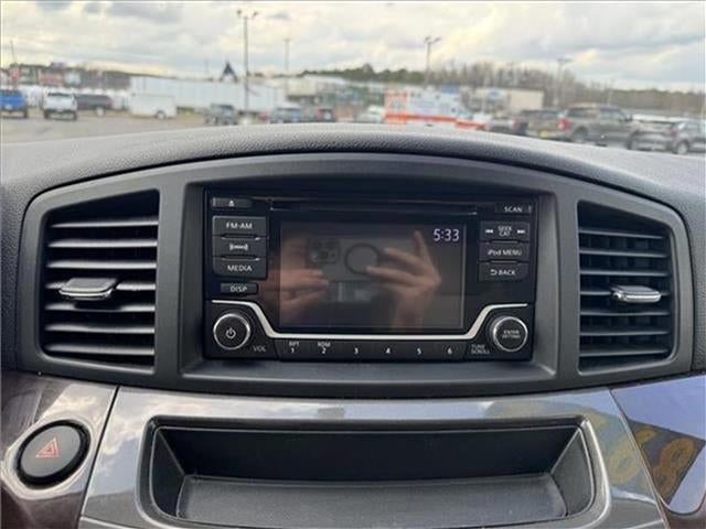 2017 Nissan Quest Base