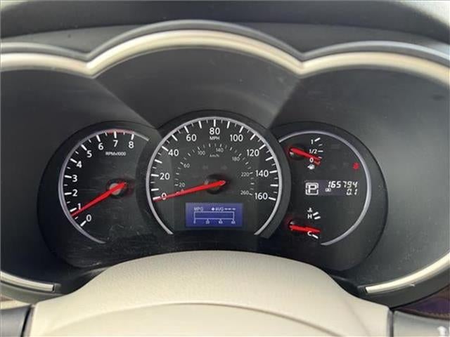 2017 Nissan Quest Base