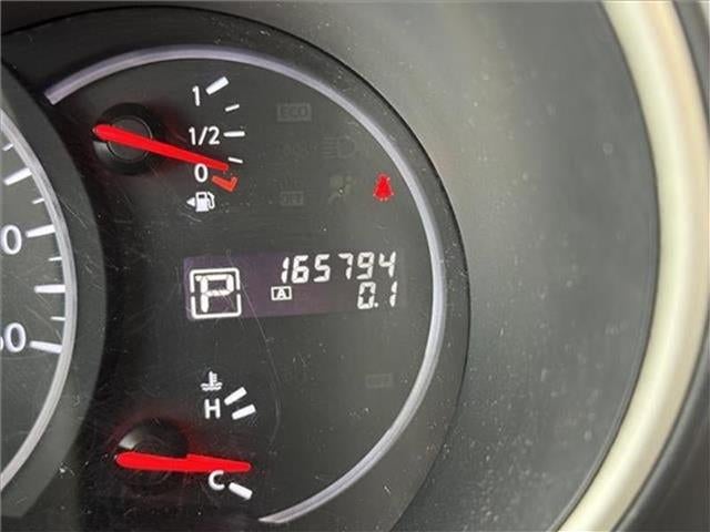 2017 Nissan Quest Base