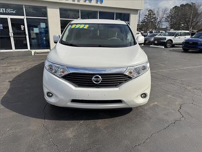 2017 Nissan Quest Base